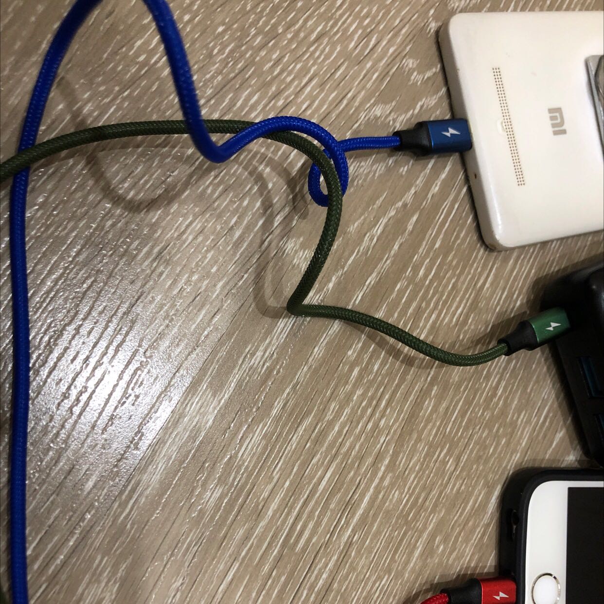 Giao nhanh 2h. Có tem niêm phong, phiếu bảo hành và tặng kèm sticker nhỏ xinh. Dây phù hợp đúng nhu cầu.