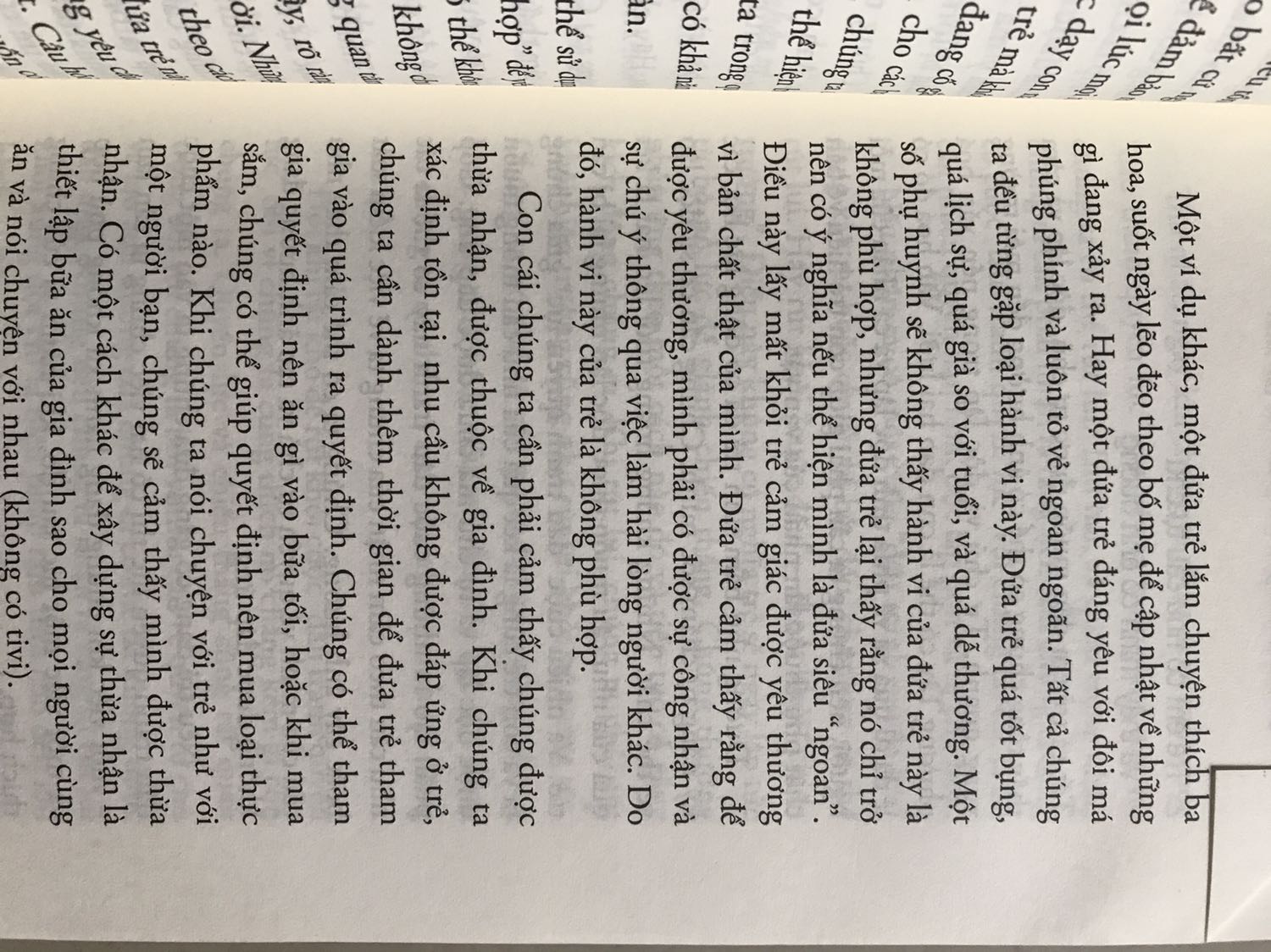 Sách cực kì hay. Theo quan điểm tác giả, mọi hành động đều từ tâm, thuận tự nhiên nhưng có điều chỉnh khéo léo. Sách mang triết lý nhân sinh đạo phật đưa ra các cách thức dạy con dễ hiểu, thực tế dễ áp dụng. Qua đó bản thân cha mẹ cũng nhìn lại mình và học hỏi thêm nhiều điều.