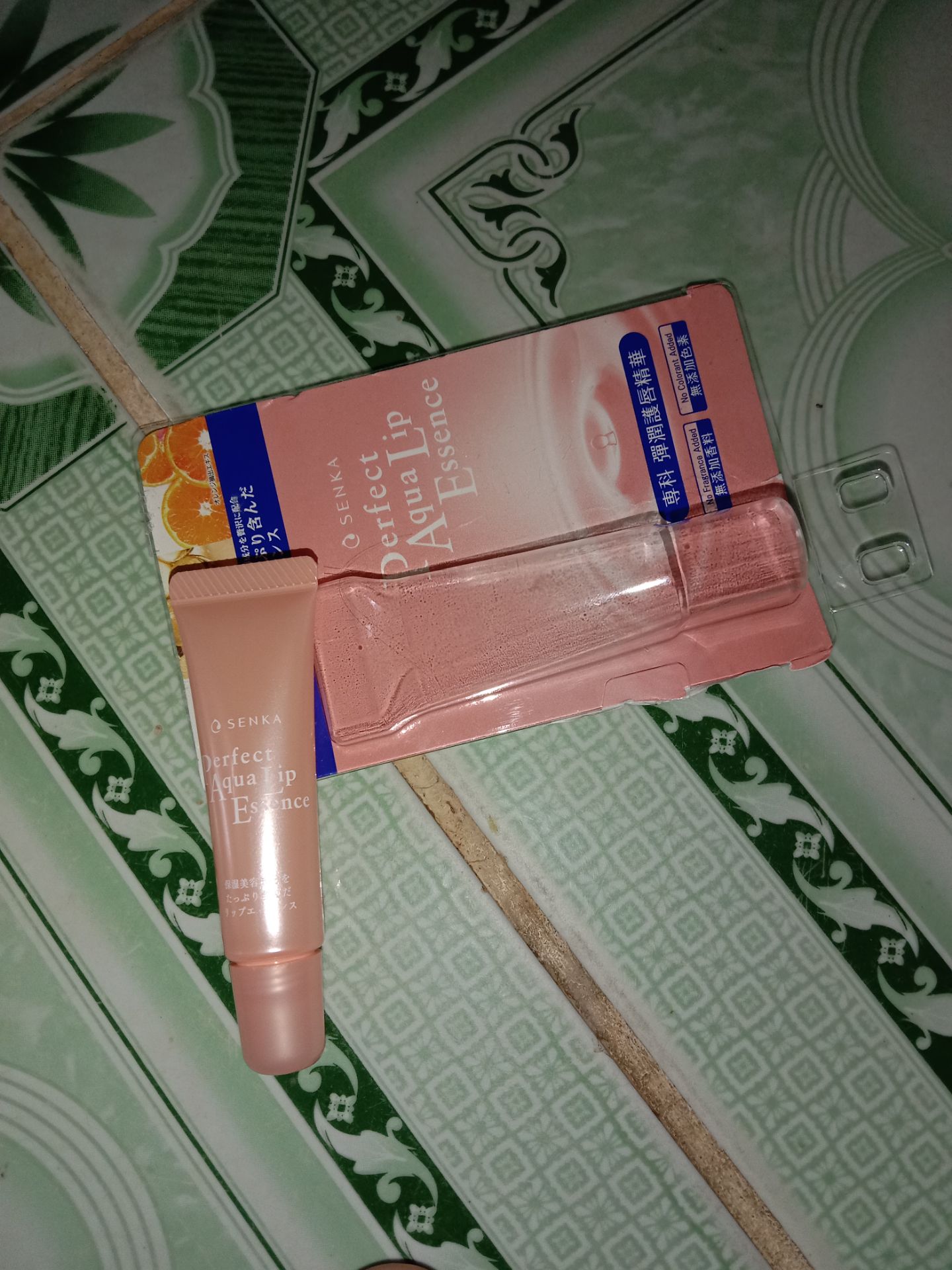 đã nhận được hàng  sản phẩm giống như hình  còn được tặng kèm miếng mặt nạ dưỡng trắng da cảm ơn Sohp nhiều nha sẽ tiếp tục ủng hộ shop