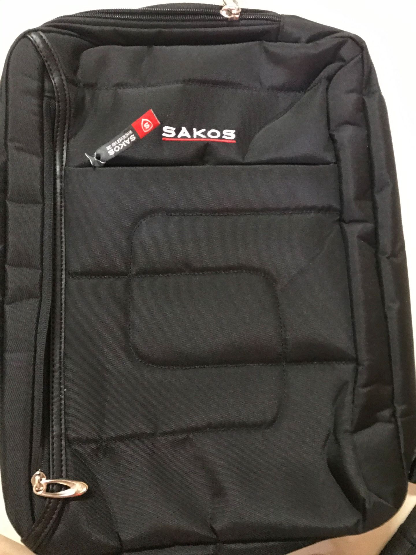 giao hàng nhanh từ 2 tới 3 tiếng là có , đường may chắc chắn , gọn hơn cặp tôi từng sử dụng