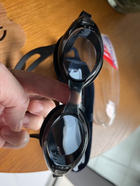 Kính bơi giao đúng độ cận thị yêu cầu, đã sử dụng 1 tuần khi bơi rất thoải mái và tốt!