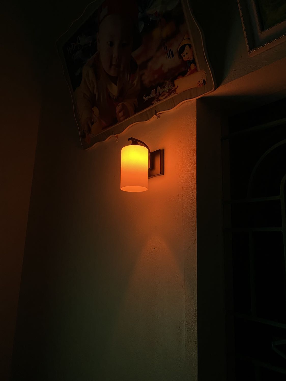 Nhìn đẹp giá hợp lý ship nhanh gói cẩn thận.
Theo như giới thiệu giá có kèm bóng led nhưng ko thấy.