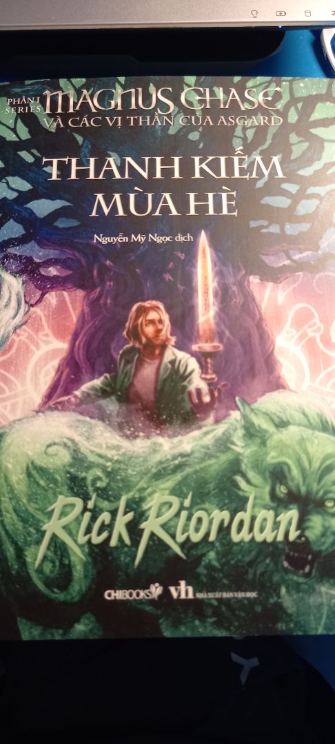 Hàng của Fasaha được bọc rất kĩ. Giao hàng lại nhanh. Sách bị lỗi 1 chút phần cuối sách nhưng không sao vẫn là ok.