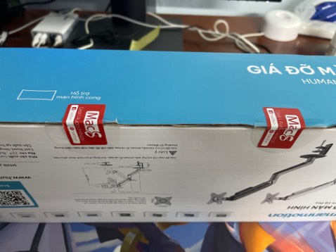 Giao hàng nhanh, đóng gói cẩn thận, sản phẩm hoàn thiện tốt, màu đẹp. Nhược điểm là khi cần nhất ra sẽ hơi khó khăn. Tổng thể sản phẩm tốt trong tầm giá.