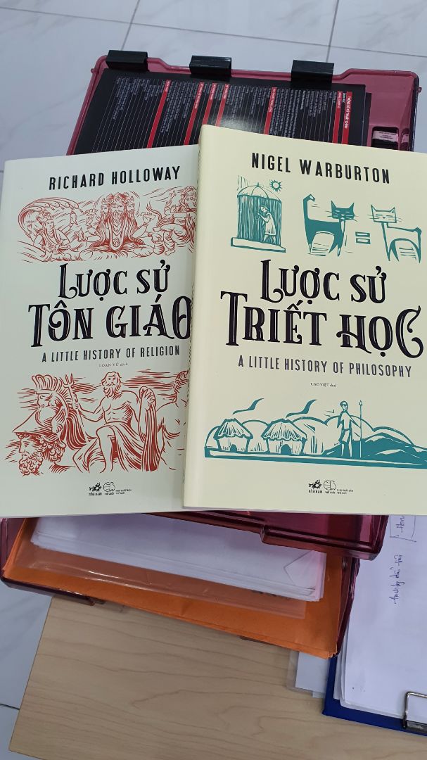 Sách đẹp, đóng gói cẩn thận. Mới đọc chương đầu tiên và chương cuối của cuốn Lược Sử Triết Học, mình cảm thấy khá thú vị và dễ đọc. Chắc chắn sẽ cần để dành nhiều tiền mua sách nữa.