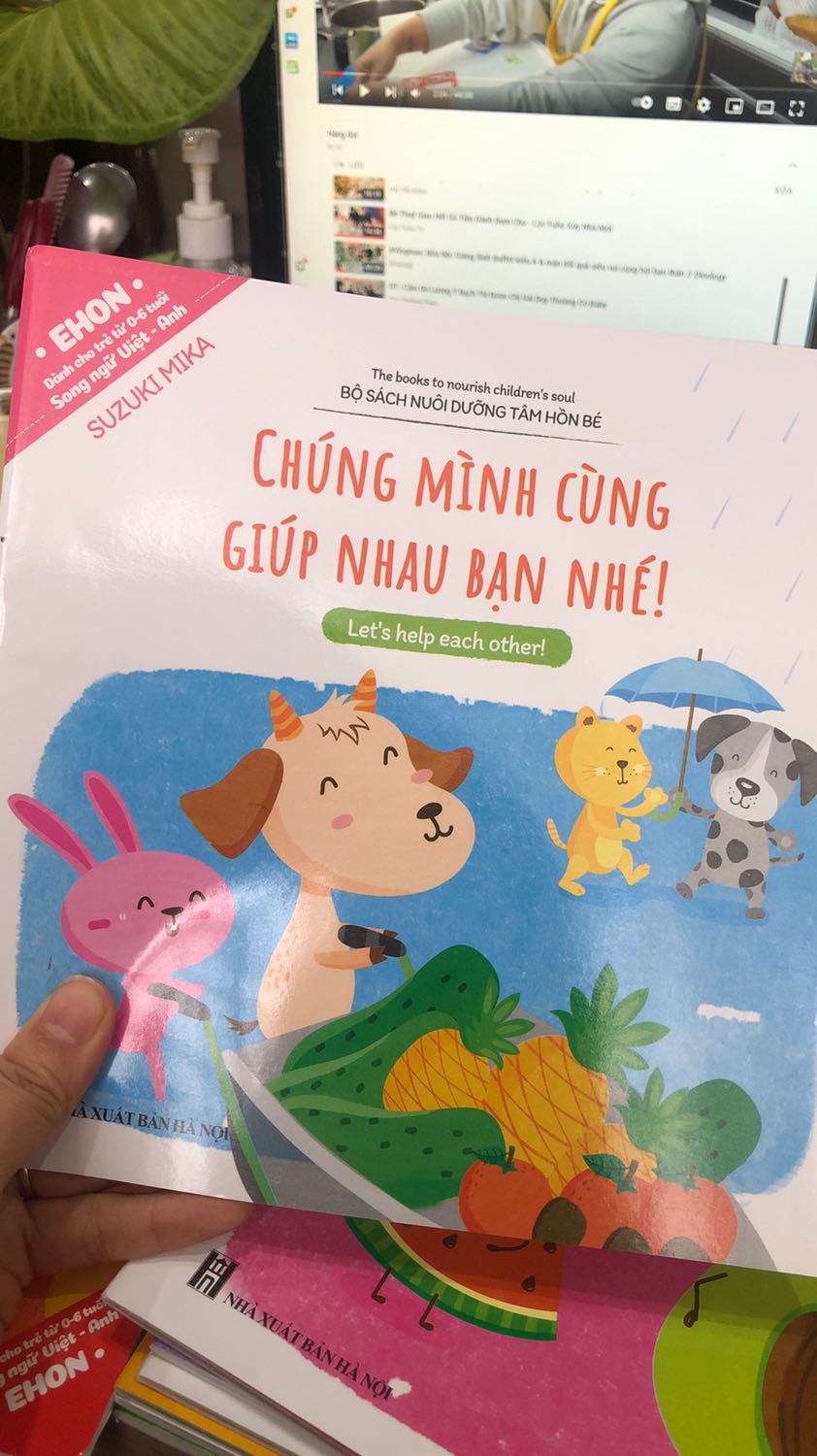 Sách rất đẹp màu sắc hấp dẫn, đc sale 20k rất rẻ mn nên mua cho bé ạ