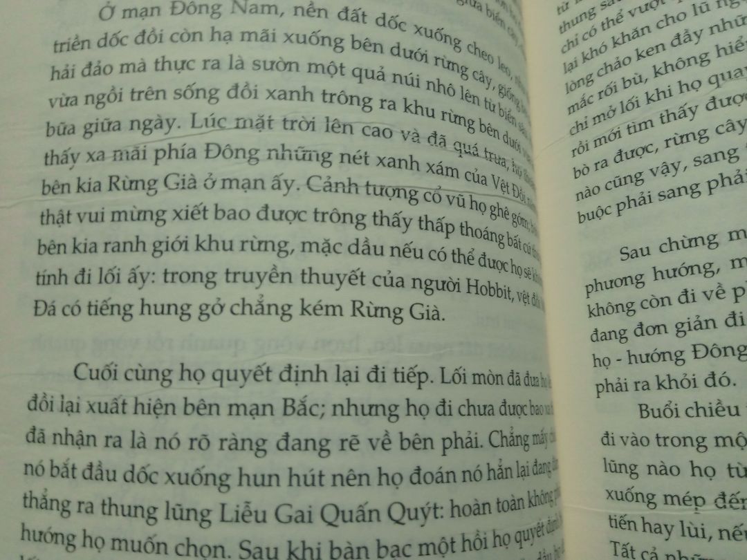 cái bìa cover sách bị rách xíu cho qua được còn  lỗi này là lỗi j ,ko biết  nói gì luôn