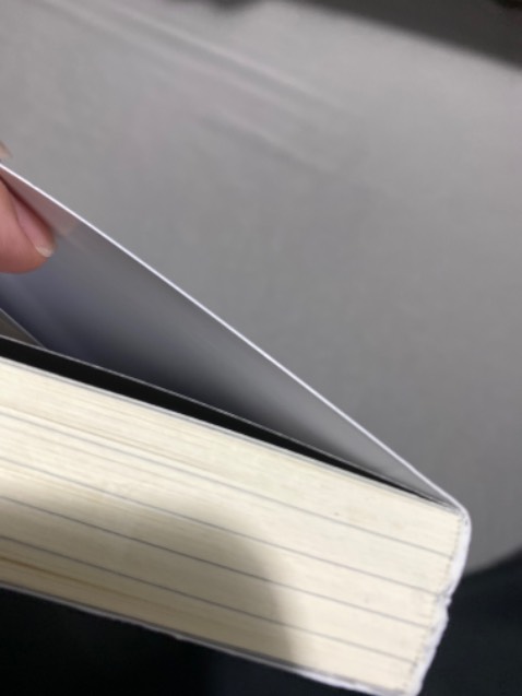 Có hơi trầy với xước 1 xíu nhưng bù lại giao nhanh nên không sao
Nội dung khá cuốn và sách khá cùi:))) có những cuốn mình mua được vài năm rồi nhưng nó không dễ xúc như vậy:)))) ban đầu không để ý đến lúc mở cuốn Muối ra thấy xúc nên mới để ý