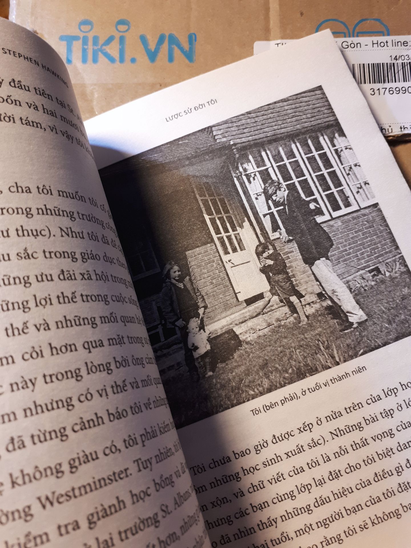 Đây là 1 cuốn sách rất hay và ý nghĩa kể về cuộc đời của Stephen Hawking, rất đáng để đọc. Mình rất hài lòng về dịch vụ giao hàng, đóng gói và chất lượng sản phẩm của Tiki, sẽ luôn luôn ủng hộ Tiki!!