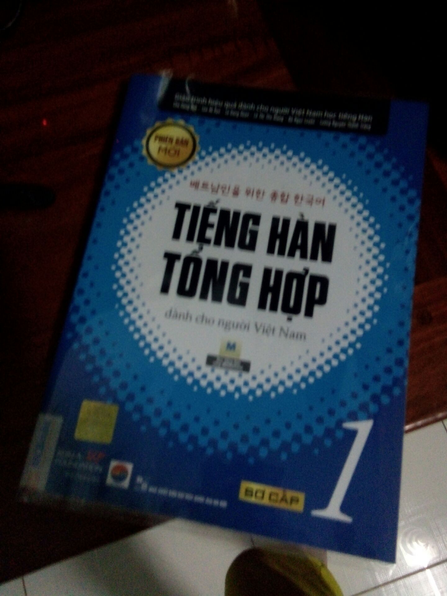 Giao hàng khá lâu tới nổi ba mình phải chạy ra lấy sách khả ổn bao cẩn thận nhưng lúc gọi điện để ship hàng mà gọi điện lúc buổi trưa người ta đang ngủ khá là bực mình 
sách đẹp Giao hàng khá lâu tới nổi ba mình phải chạy ra lấy sách khả ổn bao cẩn thận nhưng lúc gọi điện để ship hàng mà gọi điện lúc buổi trưa người ta đang ngủ khá là bực mình 
sách đẹp