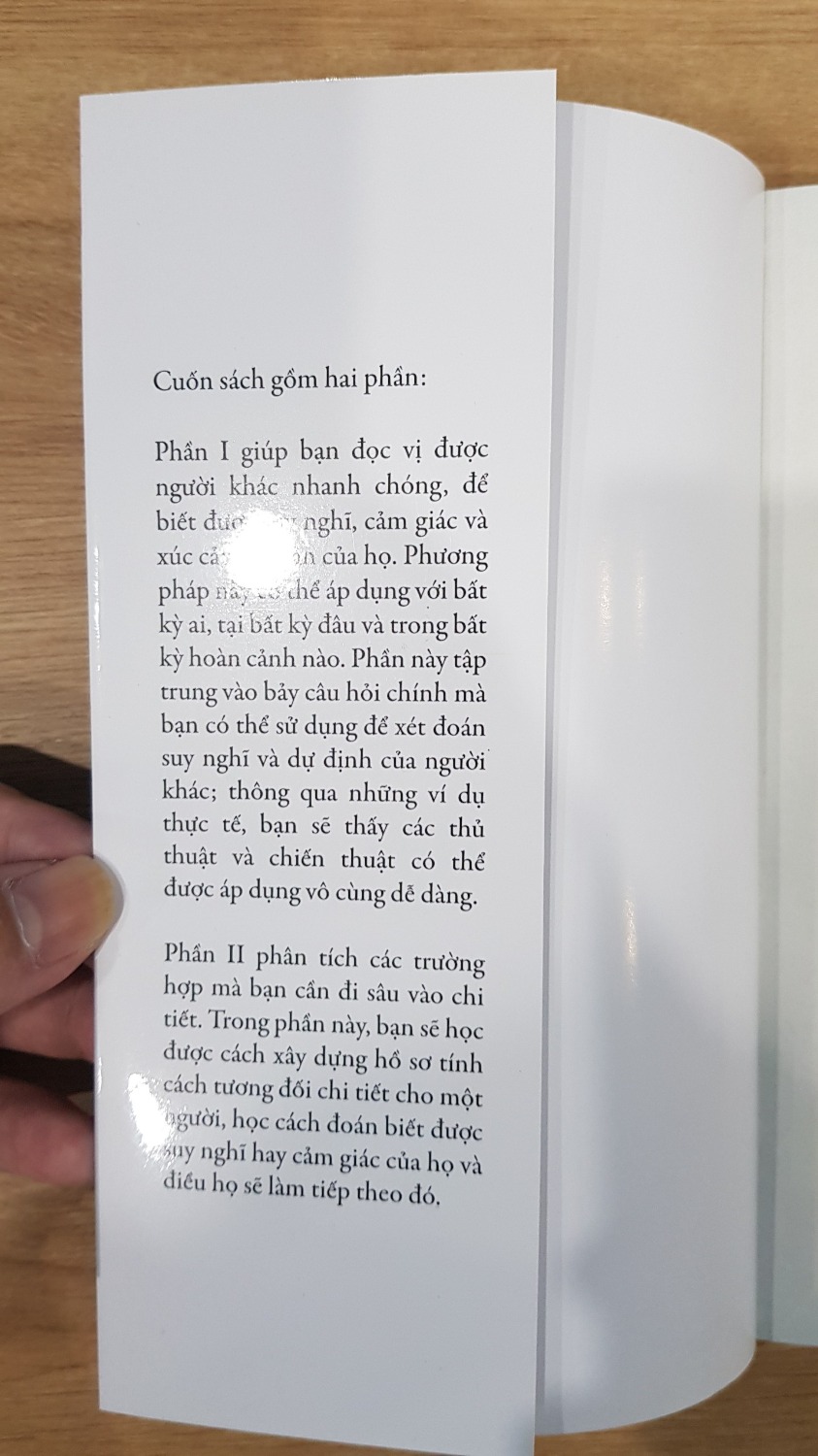 Một cuốn sách khá hay. Tuy nhiên nhiều lúc mình phải đọc đi đọc lại nhiều lần mới hiểu được.