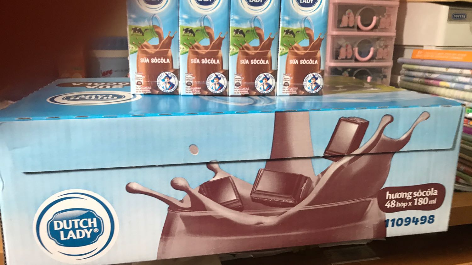 Mình rất thích uống sữa cô gái Hà Lan vị socola này vì nó không quá ngọt dễ uống Shop đóng gói đẹp chắc giao hàng nhanh cho 5 sao