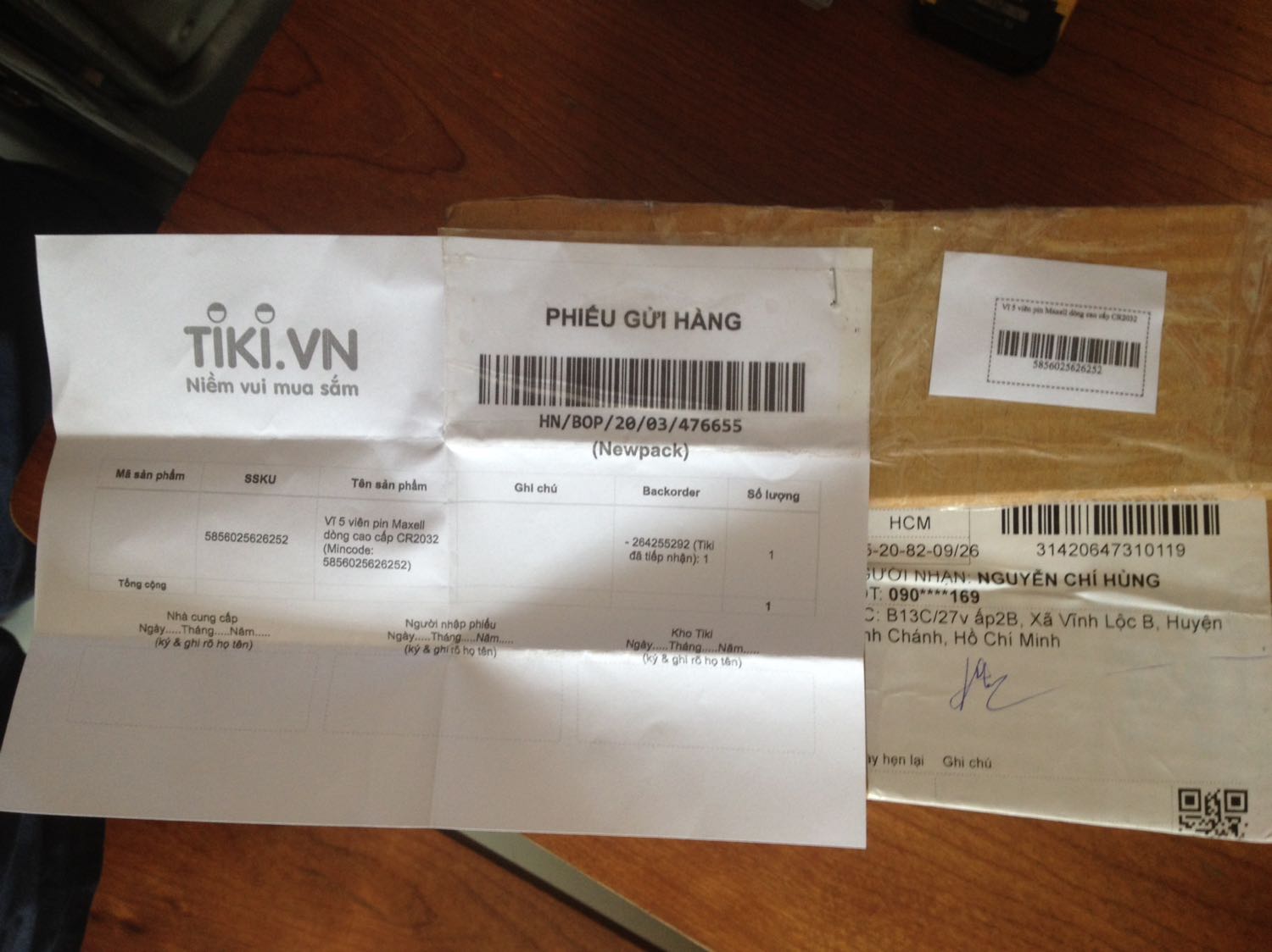 Tôi mua 2 vỉ bin , CR2032 giao 1 vỉ (5 viên) và CR2025 mà chỉ giao (3 viên) lẻ cùng chung TIKI Hà nội đóng gói , như vậy bên bộ phận đóng gói có vấn đề.
Đề nghị TIKI Hà Nội giao thêm 2 viên nửa miển phí vận chuyển cho người mua ,thì tôi không nói nửa ......!!....!!