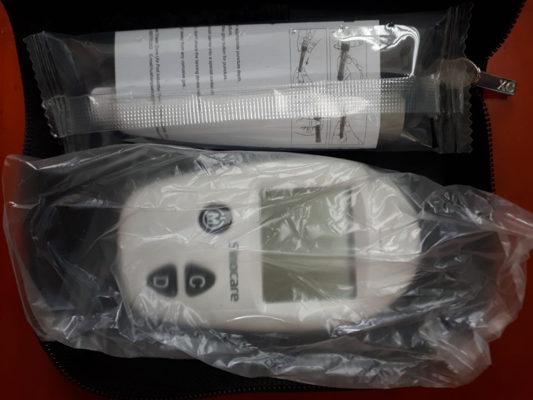 Shop đóng gói chắc chắn, sản phẩm gồm bút , máy, kim, que thử , bao da như mô tả. Shop giao hàng nhanh, giá máy thấp, chất lượng máy cao. Đáng mua.