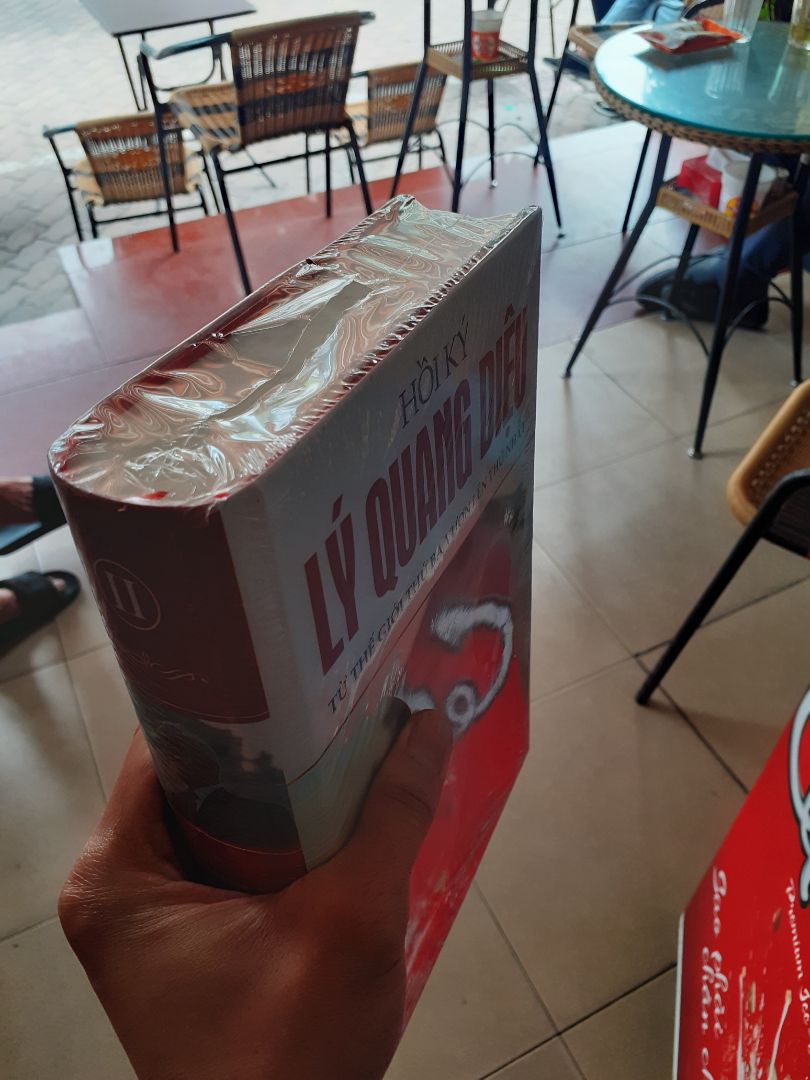 Sách bọc cẩn thận, giao nhanh. Tặng 5*