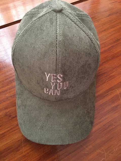 Bữa thấy giảm giá là mình hốt liền. Màu rêu đẹp như trên hình, vải dày, ưng ý lắm. Giao hàng siêu về nhanh nữa, lần này gói ghém cẩn thận, mũ cũng k có mùi cũ.