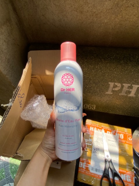 Vòi xịt nhẹ, tia xịt cũng ok, cấp nước cho da