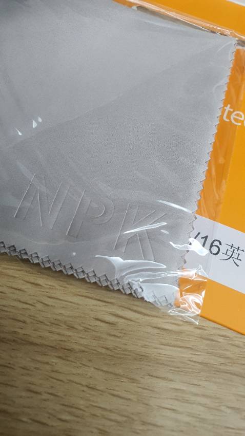 Sản phẩm Không giống Mô Tả
(bị răng cưa viền + không bo góc tròn)
trước khi mua có nhắn cho shop hỏi rõ,
shop conf là hàng đúng hình và đúng mô tả.
Cảm thấy không hài lòng lắm.