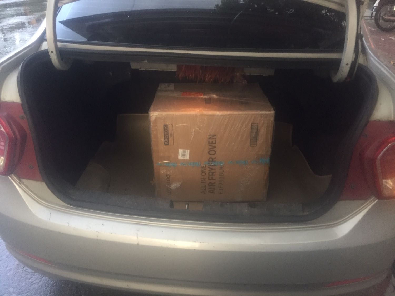 Đã nhận được hàng dùng khá tốt , hàng mới đập hộp luôn !! Tiếng kêu của máy cũng ko to lắm ! 👍 TiKi bán hàng rất uy tín !! Bán và bảo hành rất Chu đáo ..