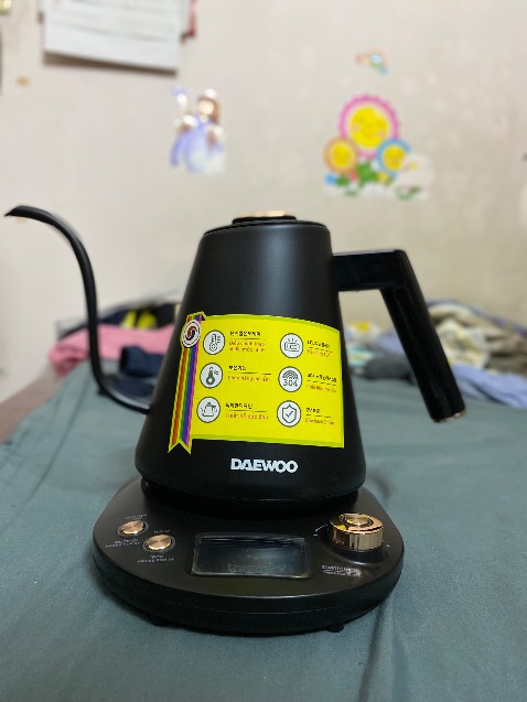 Đun sôi nhanh, vật liệu nhẹ, phần nhựa làm chưa đc tinh. Kiểm soát nhiệt độ tốt.