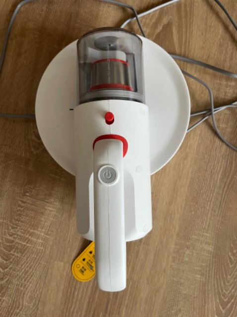 Đóng gói ổn, hàng mới, hdsd tiếng TQ. Hút ra được nhiều bụi nhưng lực hút chưa mạnh, cổ hút hơi bé so với bề ngang, dây dài di chuyển thoải mái. Chất lượng/giá ok