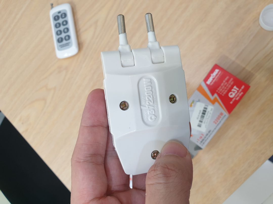 Ổ cắm rất chất lượng, cầm đầm tay