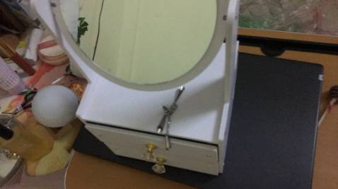 Giống quản cáo , giao hàng nhanh . Kệ đẹp như hình , shop làm ăn uy tín sẽ mua thêm.