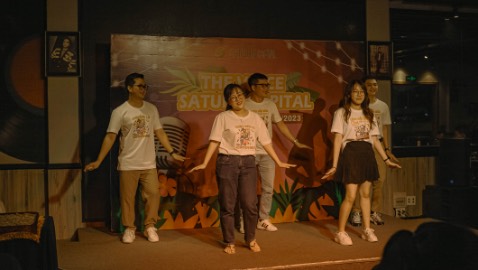 Chất vải tạm ổn
Giá ổn
Giao hàng nhanh
Dịch vụ đổi size tốt
Nhưng đổi size thành ra đổi kiểu áo luôn 🥲