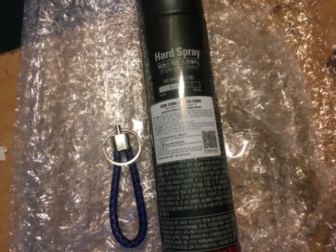 Đúng với cái tên gôm cứng, tóc giữ đc nếp cả ngày và về chỉ việc gội với nước là về bình thường. Tiki giao hàng rất nhanh luôn