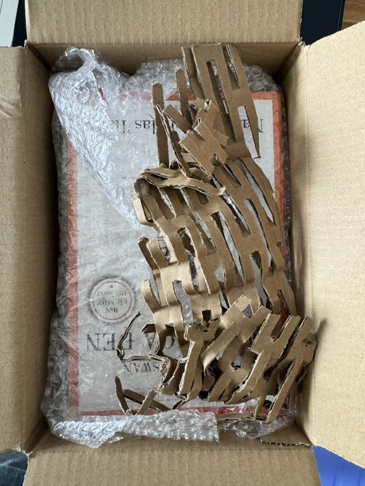 Mình được giới thiệu tác giả này nên mua 1 bộ luôn 3 cuốn. Về mua sách, giao & gói hàng của tiki chưa bao giờ làm mìh thất vọng, 5 sao.