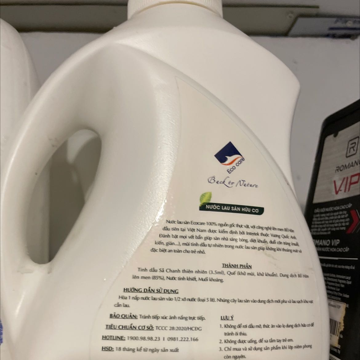 Mùi thơm. Lau sạch. Ko bị rít