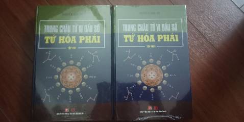 Vẫn là bọc không chống sốc nhưng may là không bị dập móp nhiều