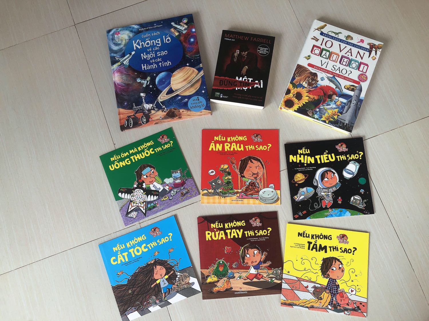 Bên ngoài hơi bụi tý nhưng sách đẹp lắm luôn