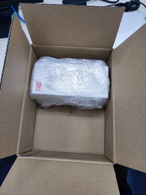 Bình nước: đẹp, chắc tay.
Đóng gói: đẹp đúng kiểu tiki nhưng không có quà tặng kèm bên trong. Tiki kiểm tra lại khâu đóng gói đi.