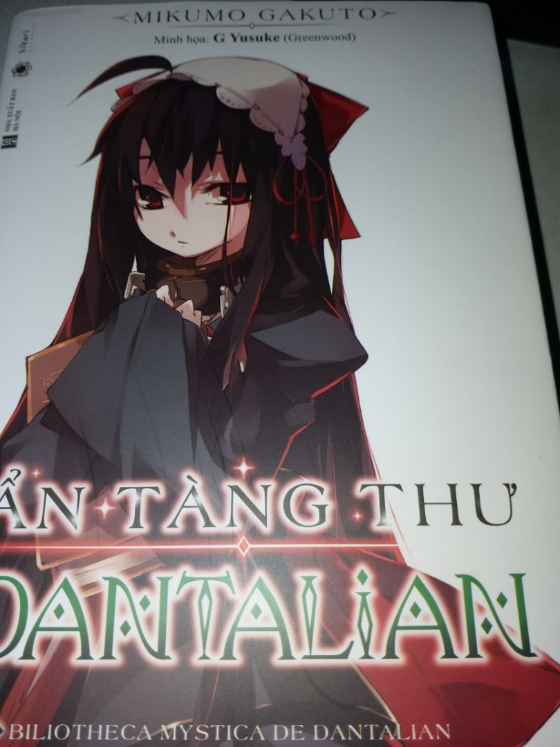 Nah~ Chất lượng sách rất tốt, tuy nhiên bên giao hàng không cẩn thận cho lắm nên hộp bọc sách có vẻ méo nhiều. Nhưng nên mua nha ~