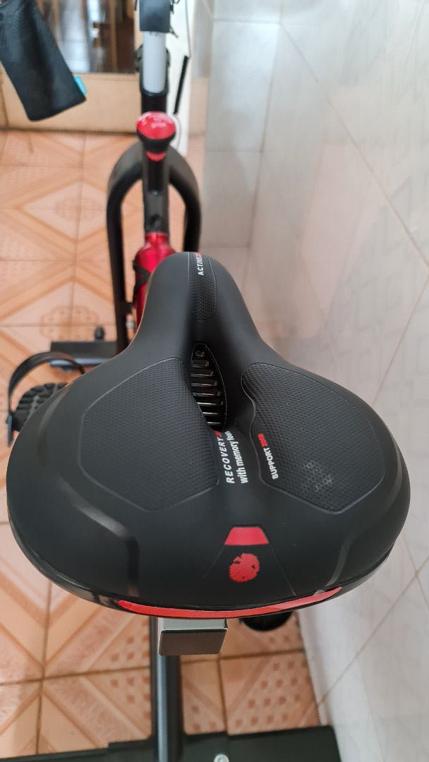 Mua 2 cái yên mà cái nào cũng ưng. Cho bạn 1 chiếc, mình 1 chiếc đều ổn lắm
Ngồi rất êm sướng, êm, dày dặn mà shop cũng hỏi han sau khi nhận được hàng nên thấy rất ok vì chăm sóc khách hàng như vậy là phải rùi
Lò xo dưới yên làm mình ngồi thảm giác rất thoải mái
Nói chung vì store quan tâm khách nên review có tâm lại thui. Có qua lại sau nay nhớ giảm mình nếu mình giới thịu cho nhé