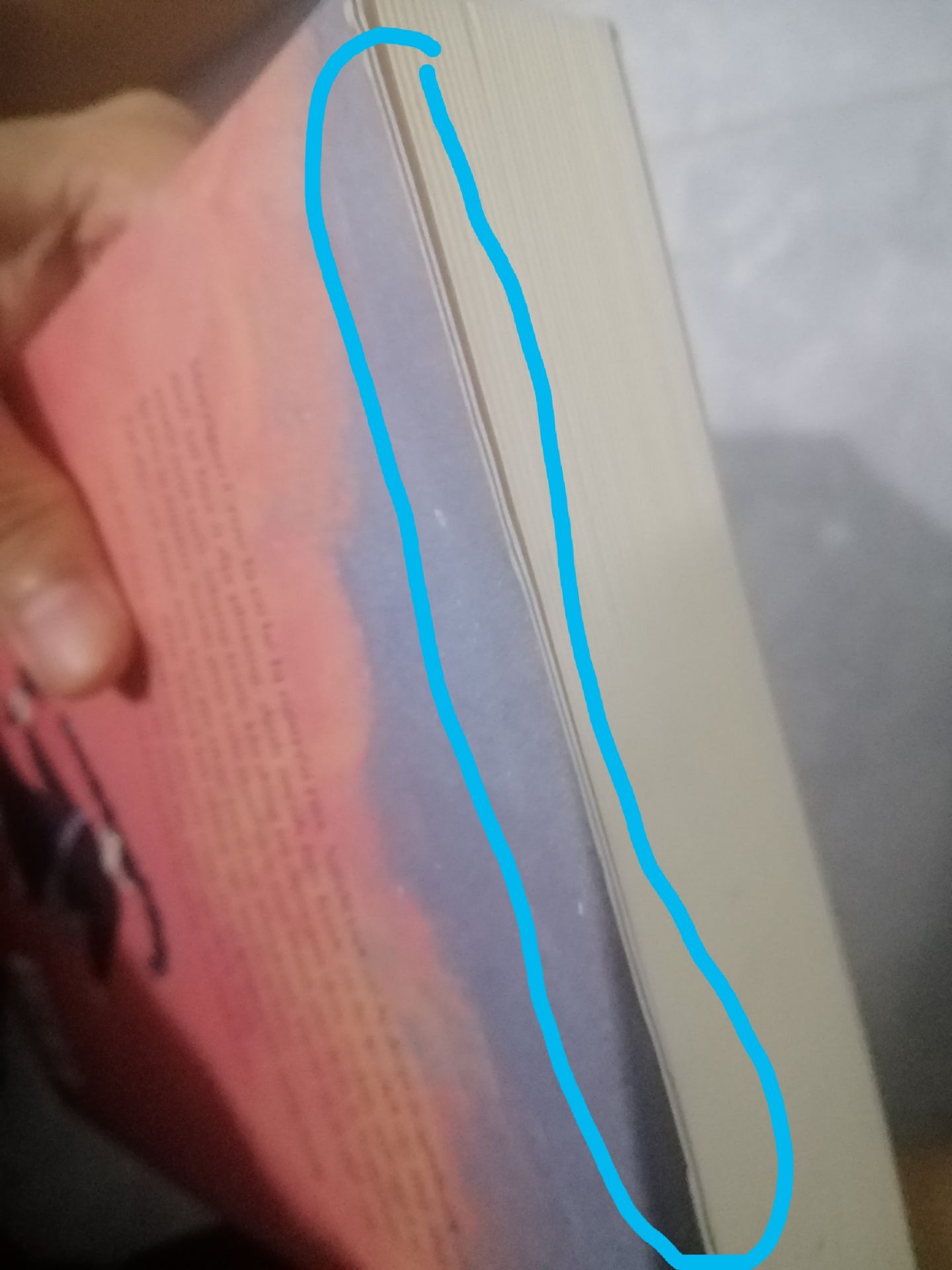 Nhận được sách lỗi, bị nhăn vs dơ linh tinh, nhưng mình kĩ nên k chịu đc. Tiki thu hồi rồi mà chưa nhận đc sách mới. Đợi nhận đc sách mới quay lại sửa review