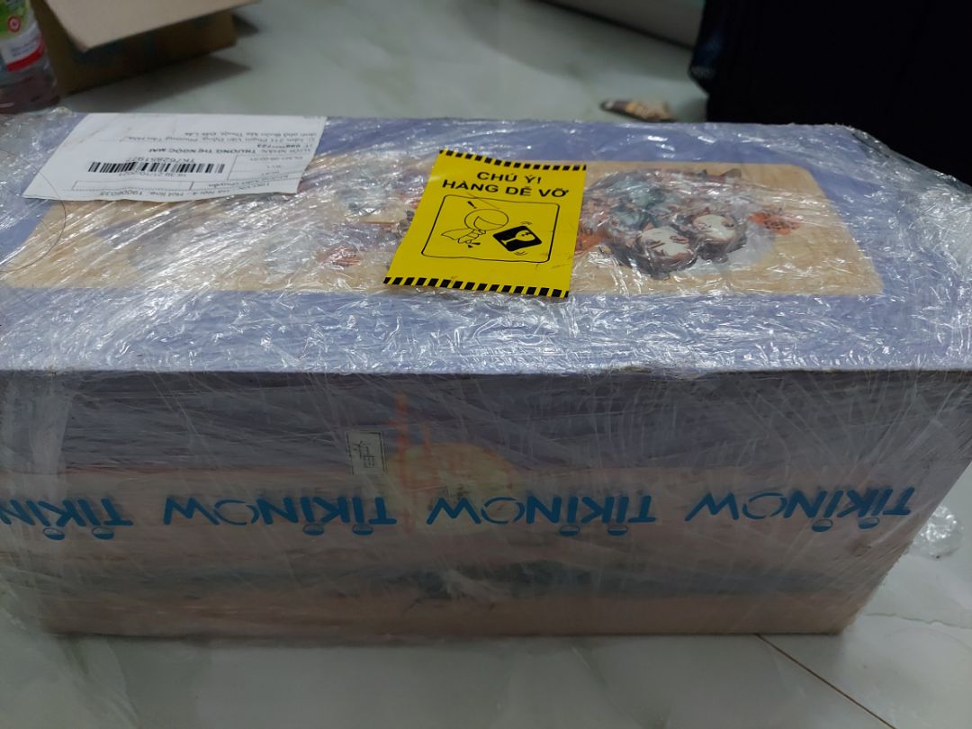 dù đã được đóng gói tốt, nhưng hộp đựng vẫn bị va chạm rách mép. thời gian do dịch bệnh nên mình đặt hàng từ 27/9 đến 25/10 mới giao được,