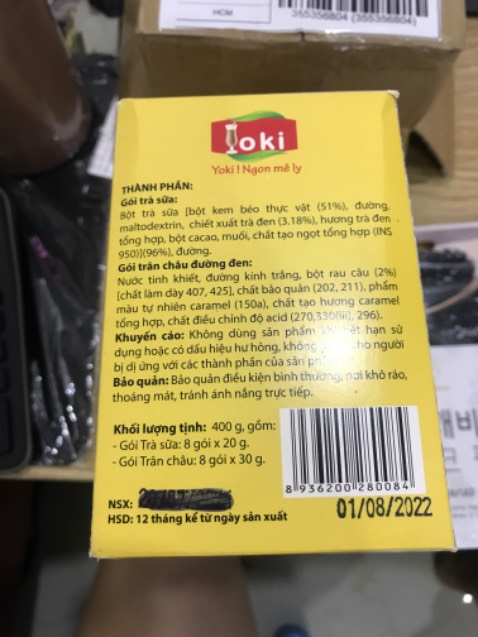 Sao đưa hàng quá hạn cho khách sử dụng vậy ?