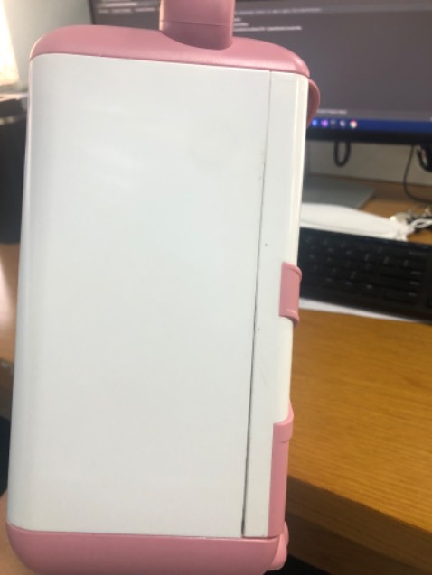 Sản phẩm cũ, trầy, nhìn giống như hàng đã sử dụng