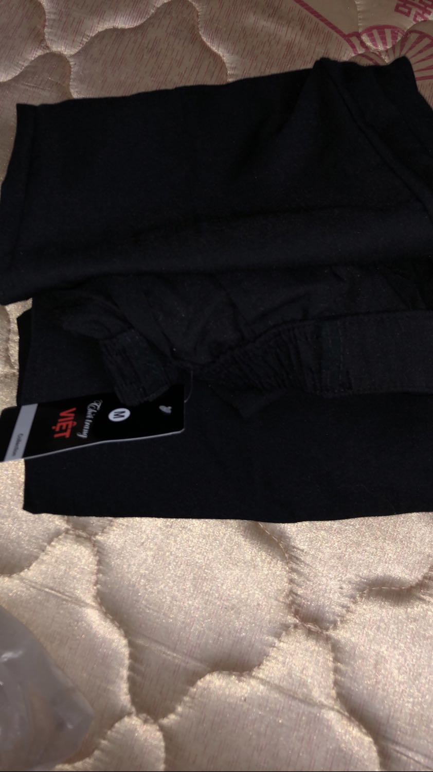 Hàng giao chuẩn, mặc hơi bó. Nếu thoải mái thì chắc phải lên 1 size nữa