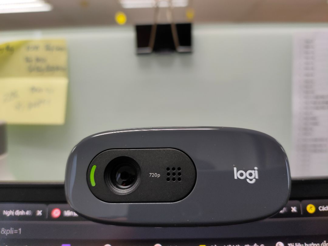 Đóng gói cẩn thận, chất lượng tốt. Logitech giá rẻ luôn là lựa chọn tốt nhờ khung hình mượt và mic chống ồn chủ động.