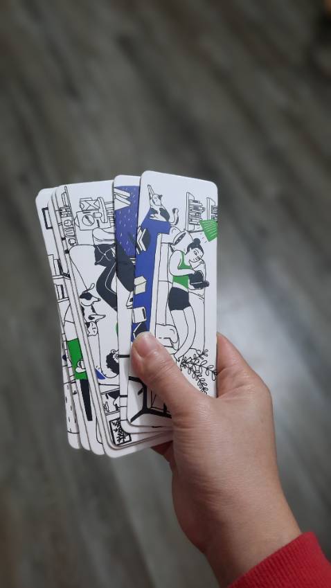 Sách được đóng gói cẩn thận.lại được tặng thêm bookmark.luôn hài lòng với tiki