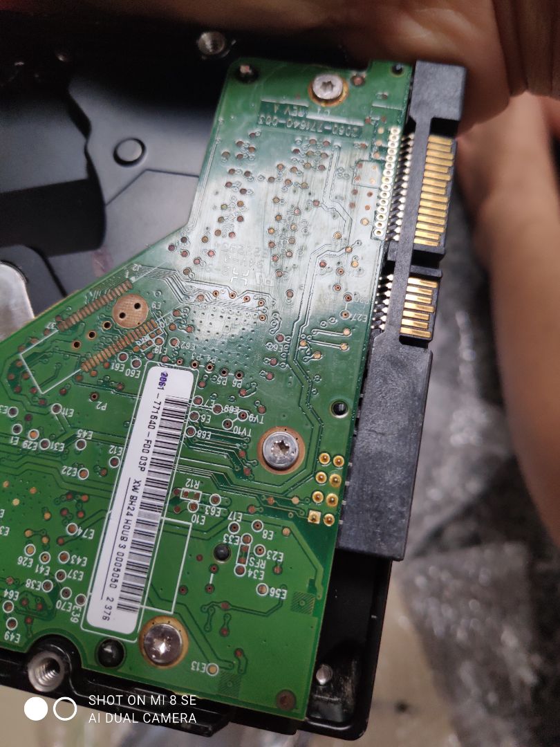 tất cả đều ổn, ngon với tầm giá. có điều ổ cứng dường như là hàng lỗi bảo hành hoặc hàng đã qua sử dụng. bị cạo, tẩy với dán đè nhiều quá. đáng lẽ sẽ cho 5* nhưng 4* vì cái ổ cứng. với tầm giá này thì ổ cứng qua sd cũng chấp nhận được. nói chung hài lòng