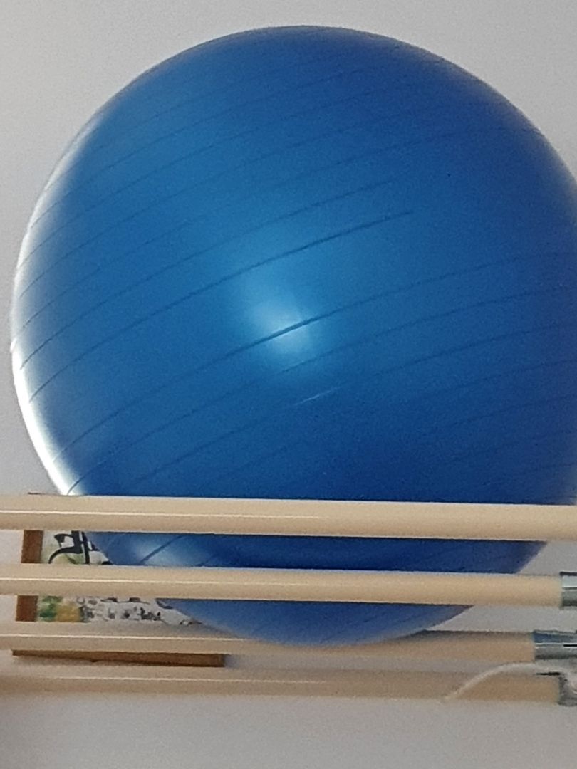 chắc do bóng cao su nên mùi cao su nặng mùi... để ngoài 1 thời gian mới sử dụng được chắc do bóng cao su nên mùi cao su nặng mùi... để ngoài 1 thời gian mới sử dụng được