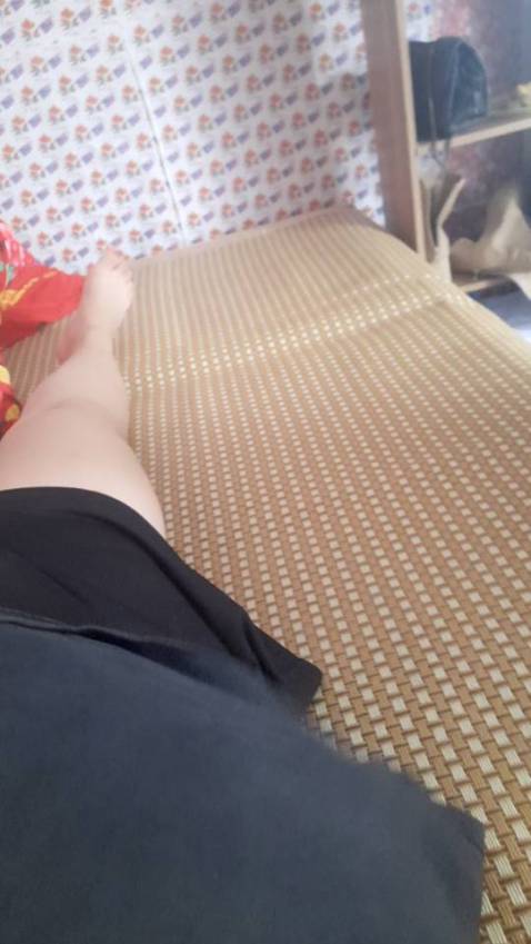 Sản phẩm đúng như mô tả, shop đóng gói đầy đủ, cẩn thận, giá sale tốt. Màu sắc sạch sẽ, sợi mây đan chéo, dễ vệ sinh, đặc biệt không có mùi. nằm phòng điều hòa khá mát chứ không bị lạnh lưng như chiếu trúc - gấp gọn khá dẻo, mềm, không bị gẫy như nhiều chiếu cói khác! nói chung với tầm giá này thì ok!