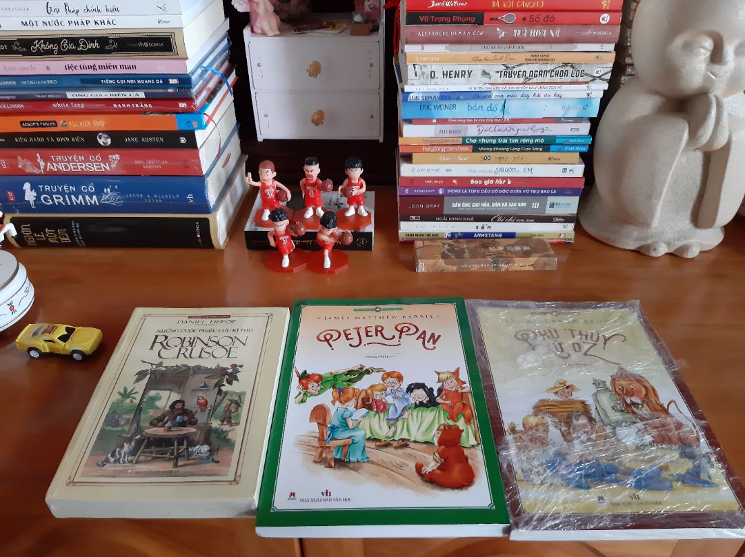 bị bể hộp nên hơi móp góc 1 chút nhưng ko sao, giao hàng rất nhanh.
Sách quá đẹp, in màu 100% , nội dung hay, giấy trắng rất xịn mà sale còn 68k , quá chất lượng