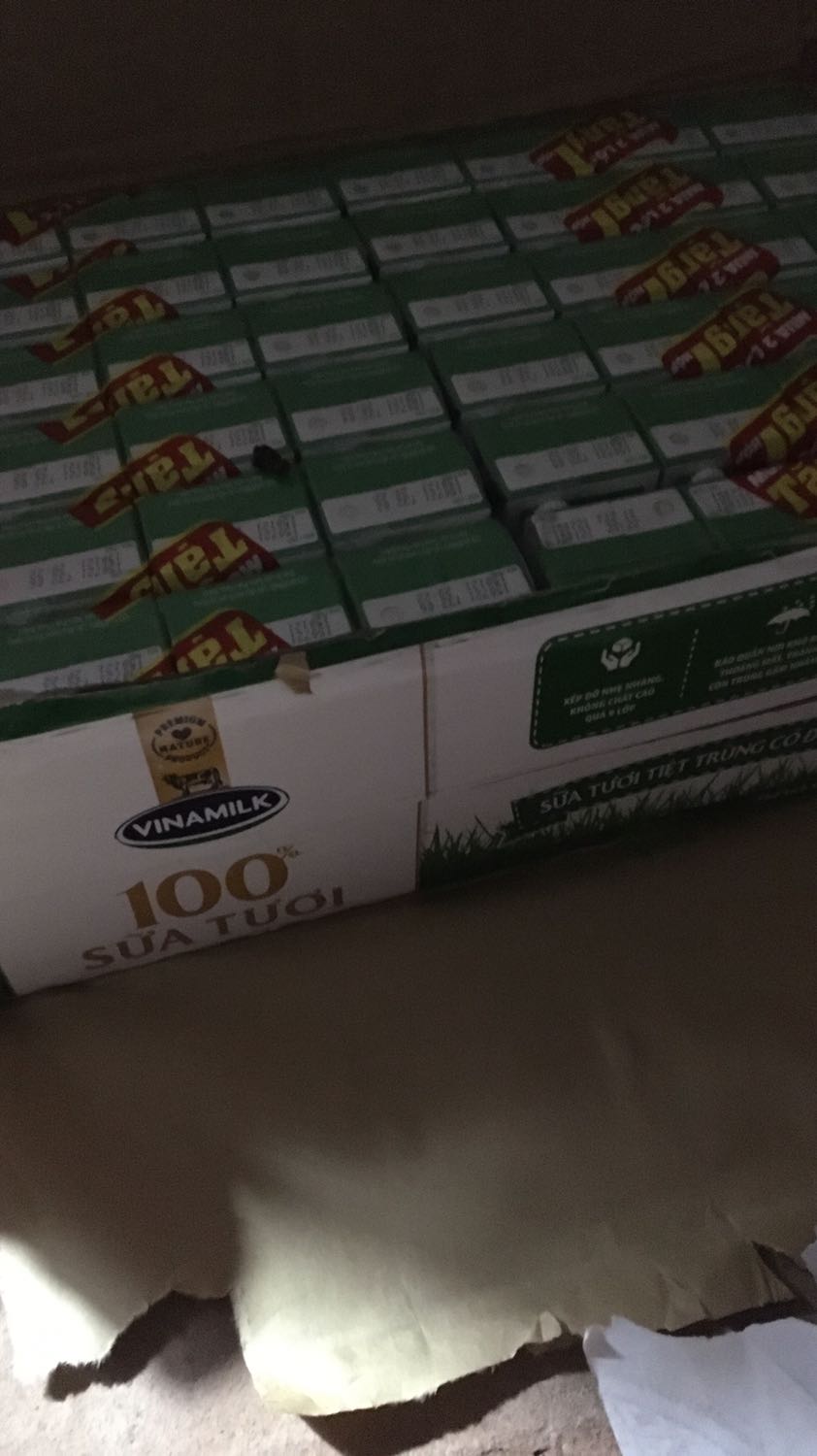 Sản phẩm không giống hình. Mua 2 lốc tặng 1 mà k thấy sợ tặng kèm