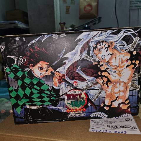 Không để đợi tới 2029 ra movie để xem đoạn kết nên lụm lej bộ này. Sắc nét, giấy in cứng cáp, đẹp, thơm phức í a.