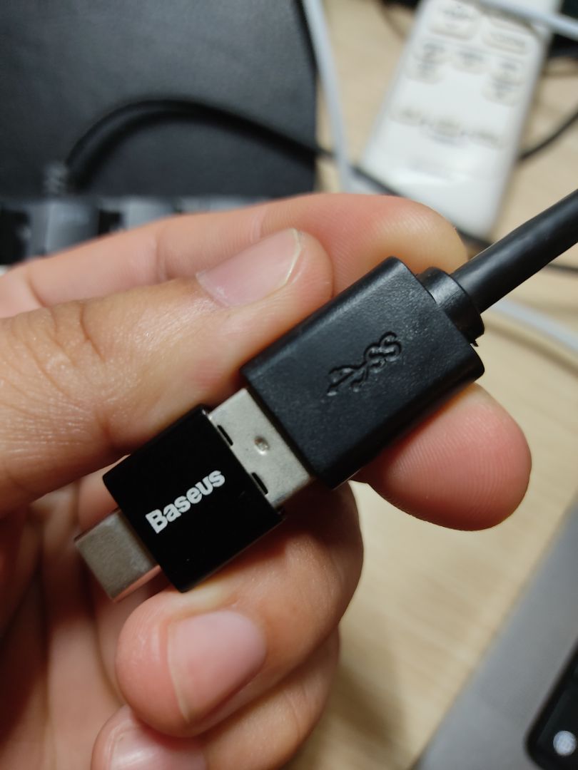 Mình dùng để kết nối với bàn phím và chuột không dây khá ổn. Phần đầu cái usb-a cắm k được hết nhưng vẫn khá chắc Mình dùng để kết nối với bàn phím và chuột không dây khá ổn. Phần đầu cái usb-a cắm k được hết nhưng vẫn khá chắc